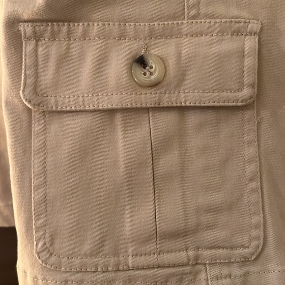 Adorable size medium tan blazer/jacket. This blazer is unique in styling . - Picture 4 of 9